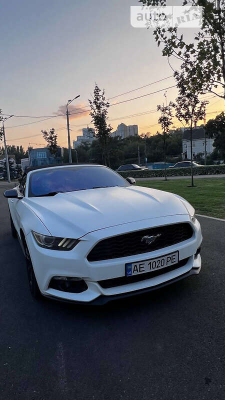 Кабриолет Ford Mustang 2016 в Днепре