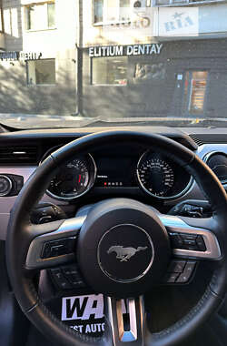 Купе Ford Mustang 2017 в 