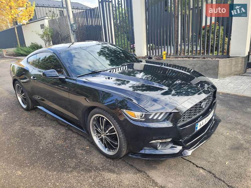 Купе Ford Mustang 2015 в Києві