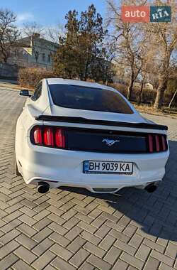 Купе Ford Mustang 2015 в 