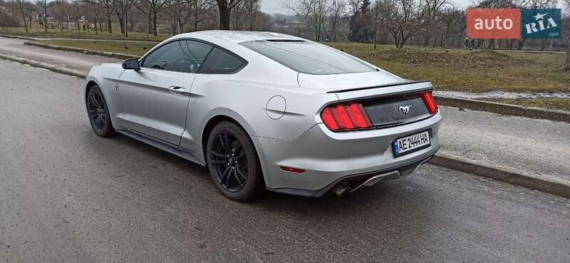 Купе Ford Mustang 2015 в Днепре