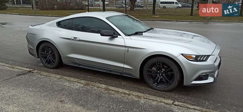 Купе Ford Mustang 2015 в Днепре