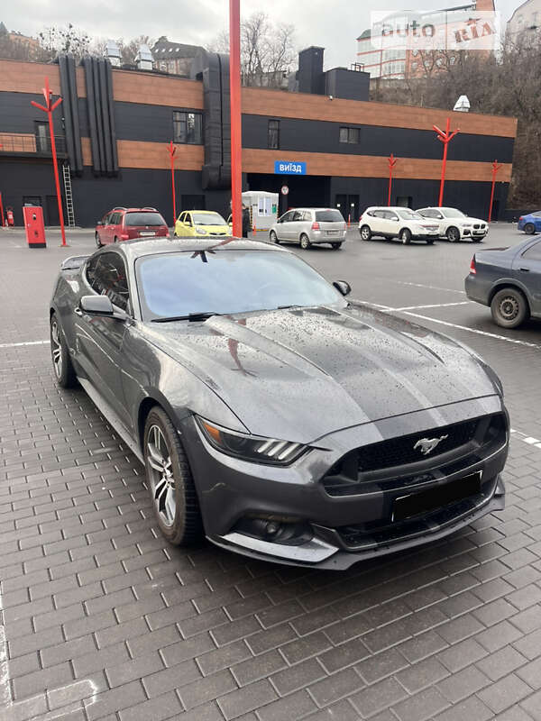 Купе Ford Mustang 2015 в Києві