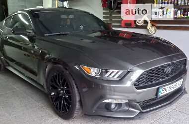 Купе Ford Mustang 2015 в Дубно
