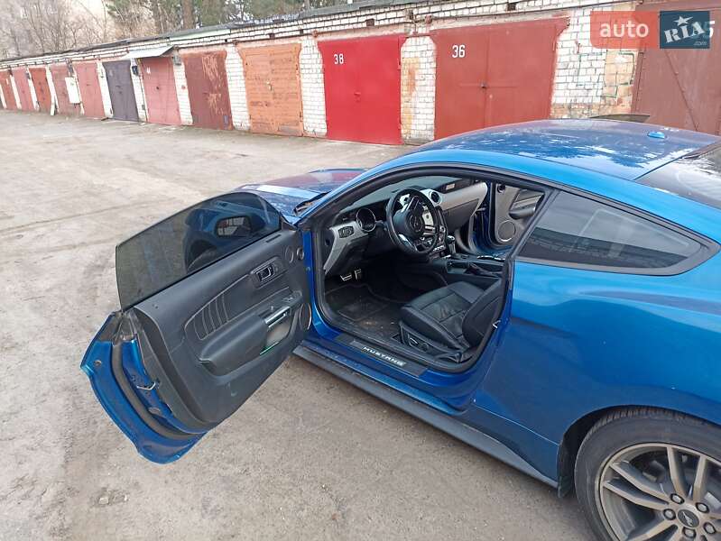 Купе Ford Mustang 2016 в Киеве