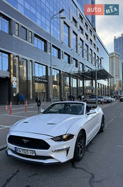 Кабриолет Ford Mustang 2020 в 