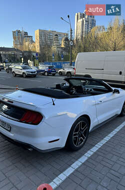 Кабриолет Ford Mustang 2020 в 