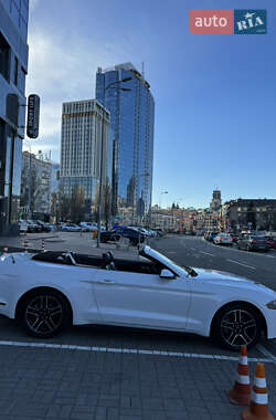 Кабриолет Ford Mustang 2020 в 