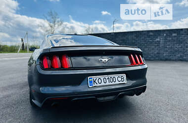 Купе Ford Mustang 2015 в Иршаве