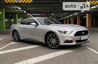 Купе Ford Mustang 2015 в Києві