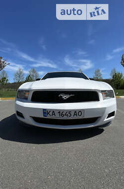 Кабриолет Ford Mustang 2012 в Киеве