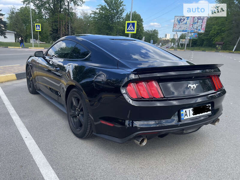 Купе Ford Mustang 2015 в Киеве фото 7 Купе Ford Mustang 2015 в Киеве