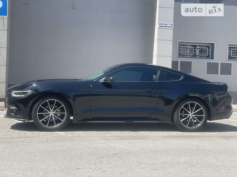 Купе Ford Mustang 2015 в Запорожье