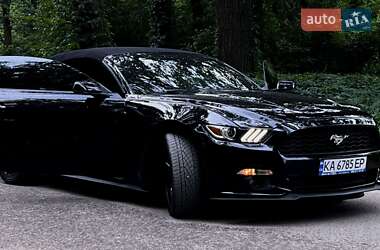Кабриолет Ford Mustang 2016 в 