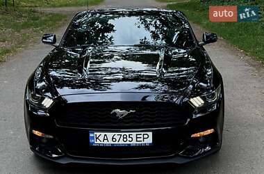 Кабриолет Ford Mustang 2016 в 