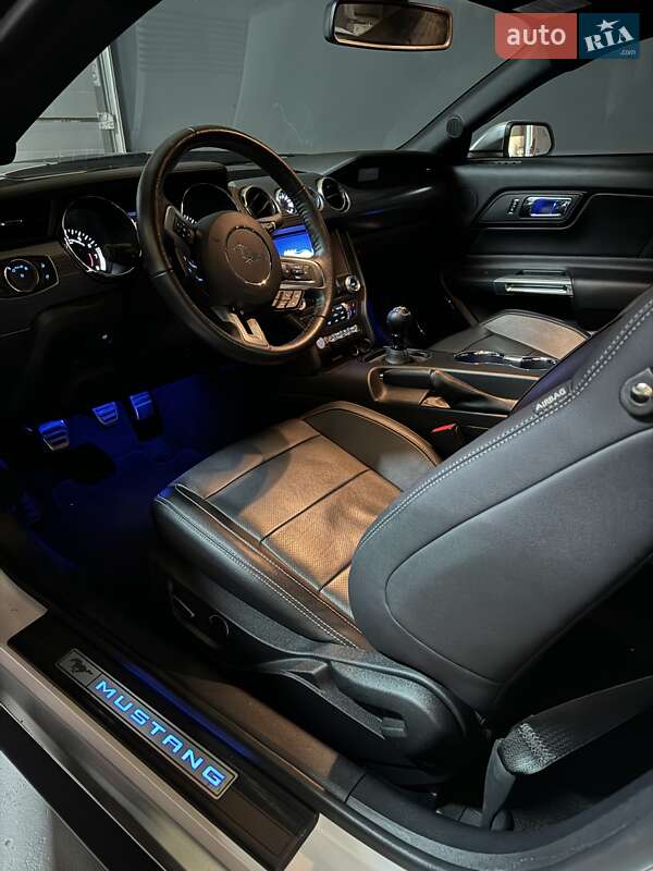 Купе Ford Mustang 2016 в Києві