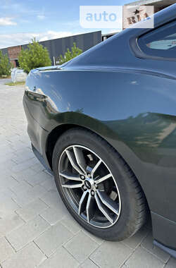 Купе Ford Mustang 2015 в 