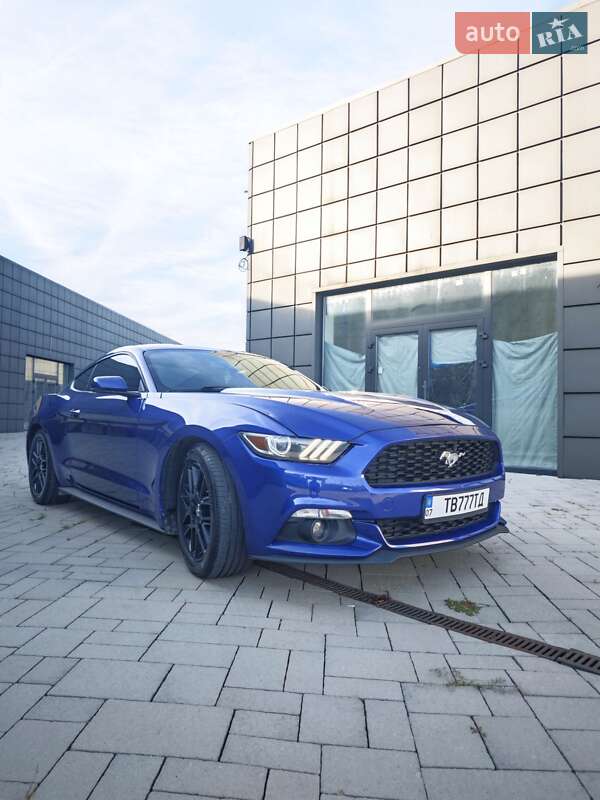 Купе Ford Mustang 2015 в Тячеве