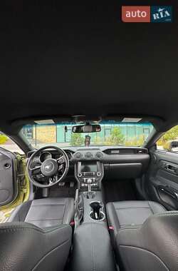 Купе Ford Mustang 2015 в 