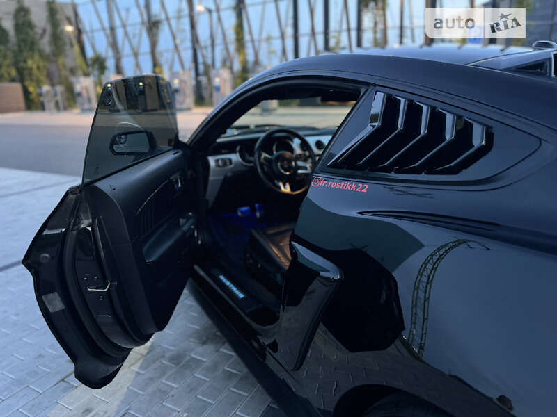 Купе Ford Mustang 2017 в Тячеві