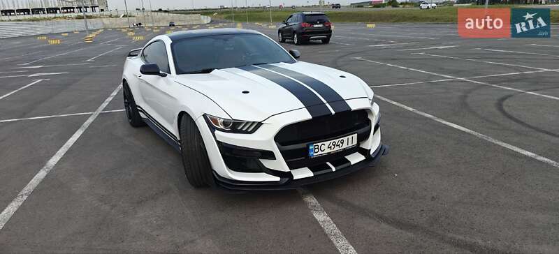Купе Ford Mustang 2016 в Львове