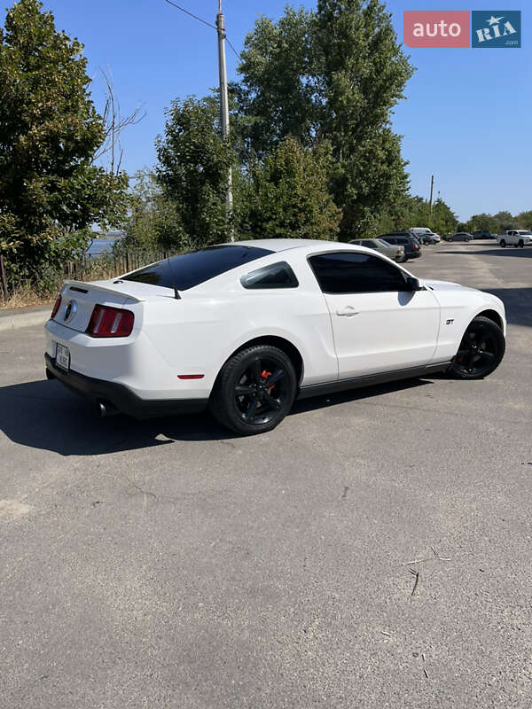 Купе Ford Mustang 2010 в Николаеве фото 10 Купе Ford Mustang 2010 в Николаеве