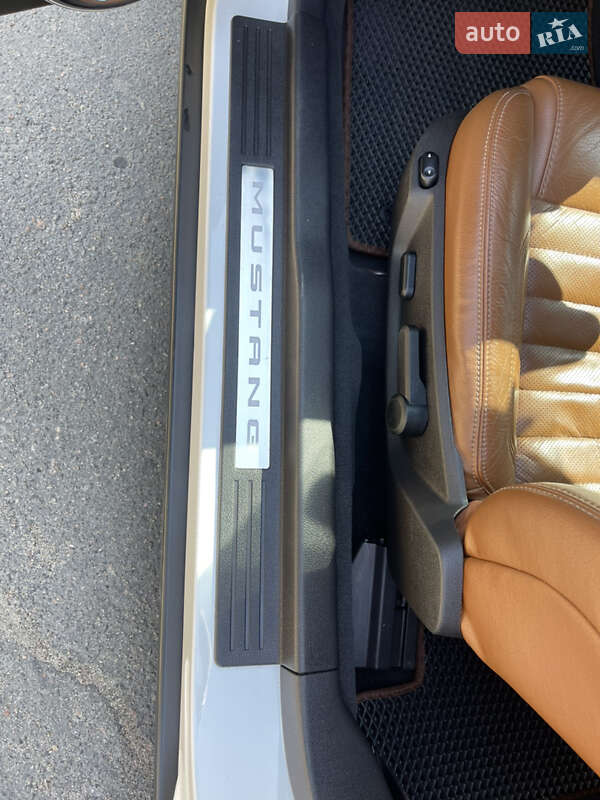 Купе Ford Mustang 2010 в Николаеве