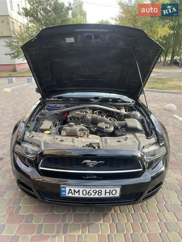 Кабриолет Ford Mustang 2012 в Житомире