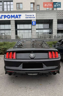 Купе Ford Mustang 2015 в Харкові