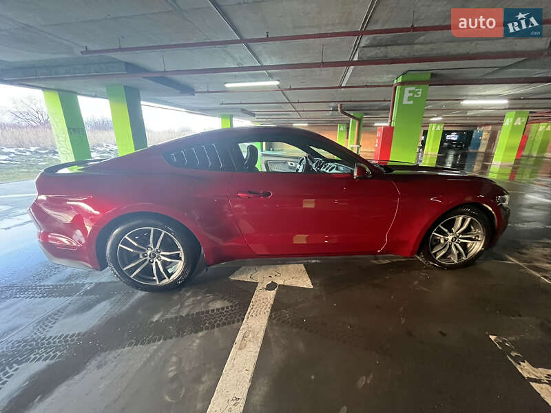 Купе Ford Mustang 2016 в Львове