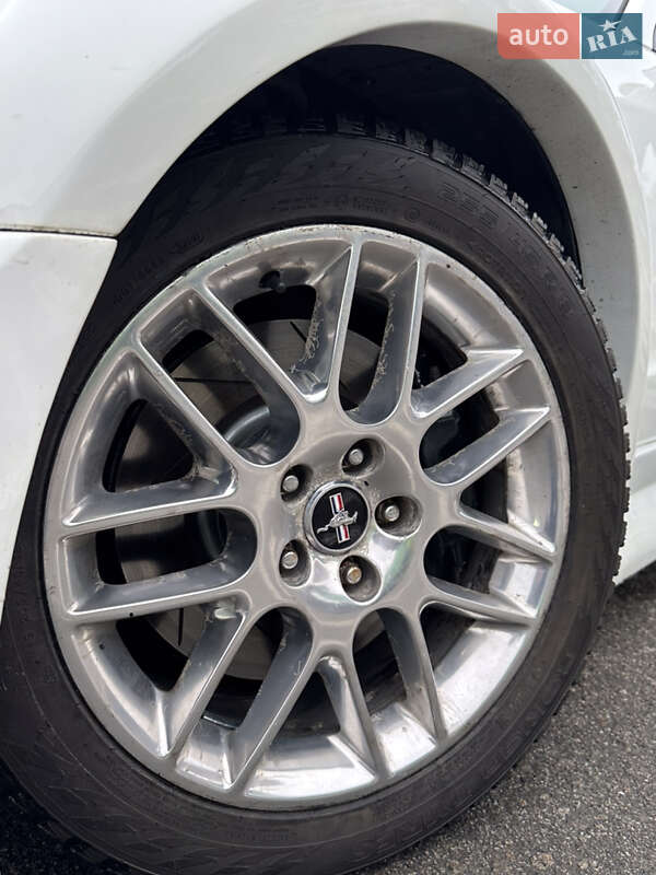 Купе Ford Mustang 2008 в Києві