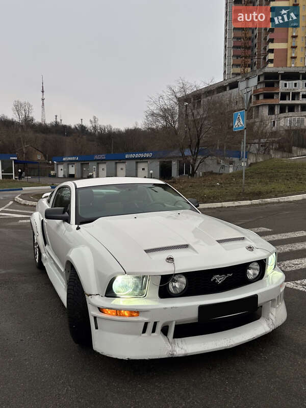 Купе Ford Mustang 2008 в Києві