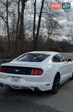 Купе Ford Mustang 2015 в 