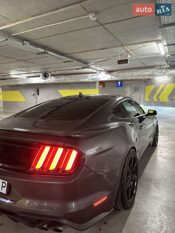 Купе Ford Mustang 2020 в Черновцах