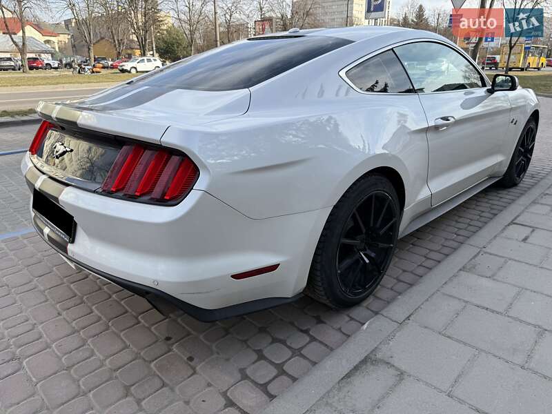 Купе Ford Mustang 2017 в Львове