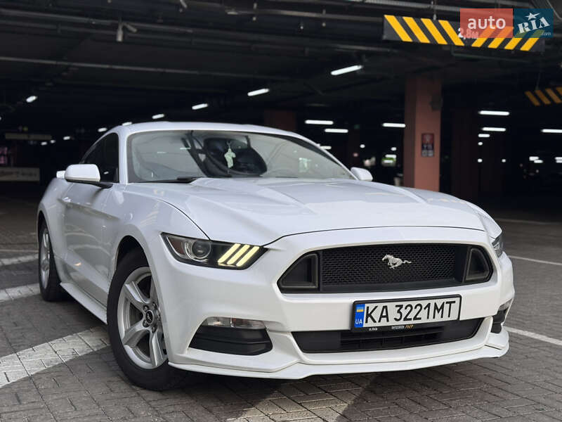 Купе Ford Mustang 2016 в Киеве
