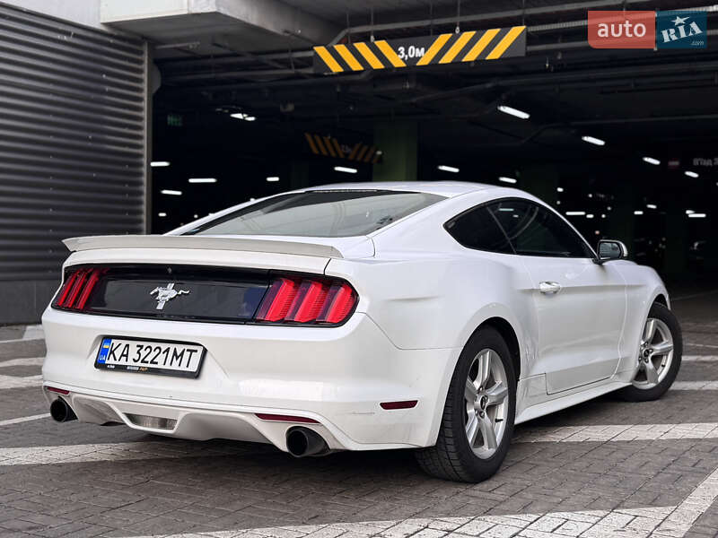Купе Ford Mustang 2016 в Киеве