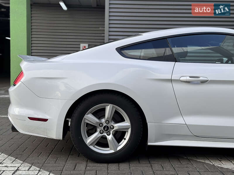 Купе Ford Mustang 2016 в Киеве