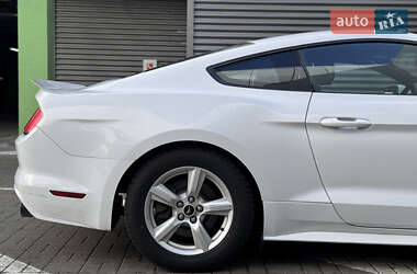 Купе Ford Mustang 2016 в 