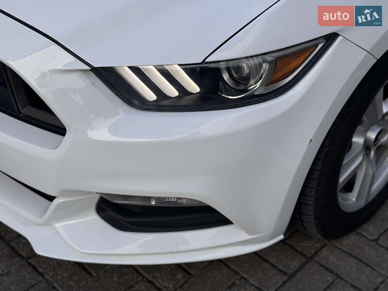 Купе Ford Mustang 2016 в Киеве
