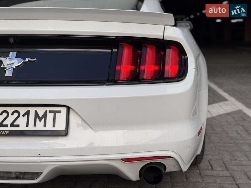 Купе Ford Mustang 2016 в Киеве