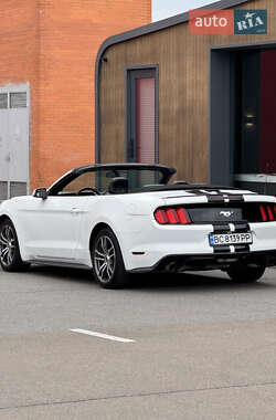 Кабриолет Ford Mustang 2016 в 