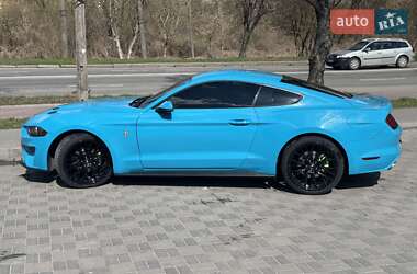 Купе Ford Mustang 2015 в 