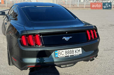 Купе Ford Mustang 2015 в 