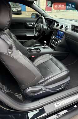 Купе Ford Mustang 2021 в 