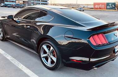 Купе Ford Mustang 2017 в 