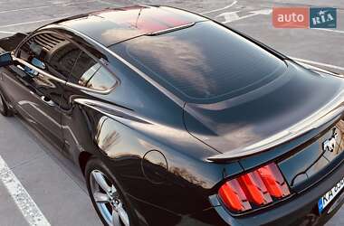 Купе Ford Mustang 2017 в 