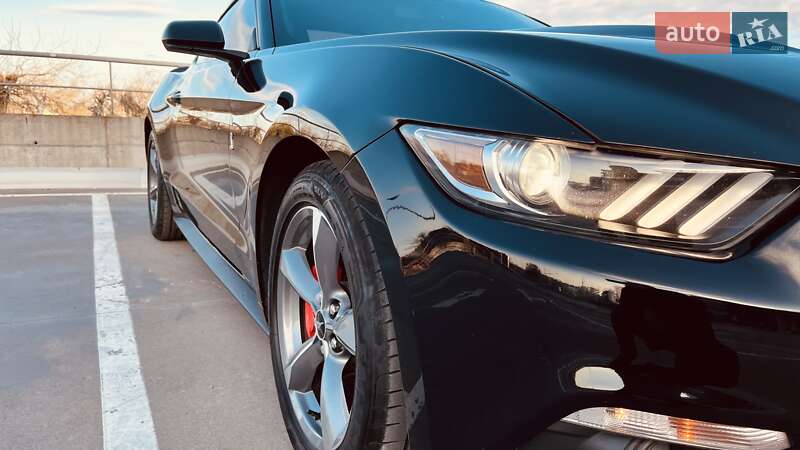 Купе Ford Mustang 2017 в Киеве