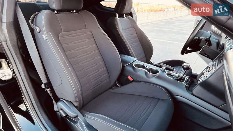 Купе Ford Mustang 2017 в Киеве