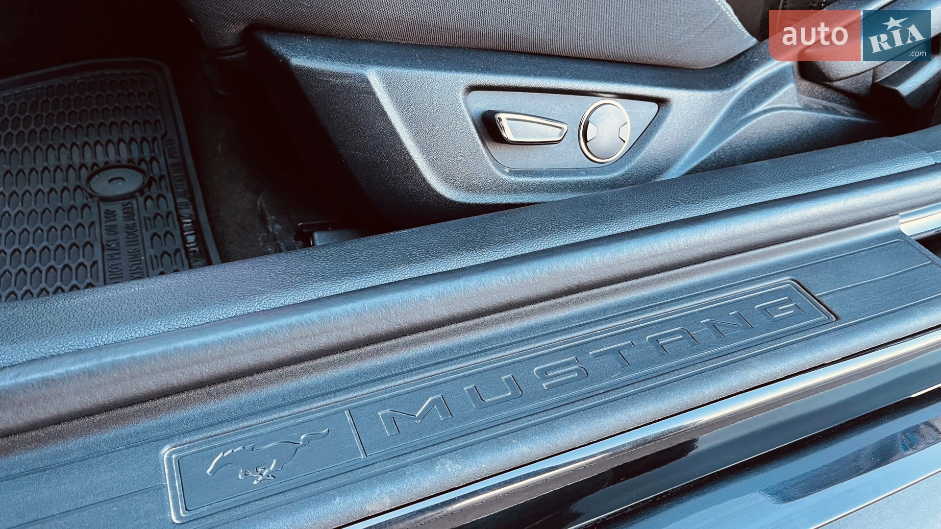 2017 Ford Mustang - мініатюра 31